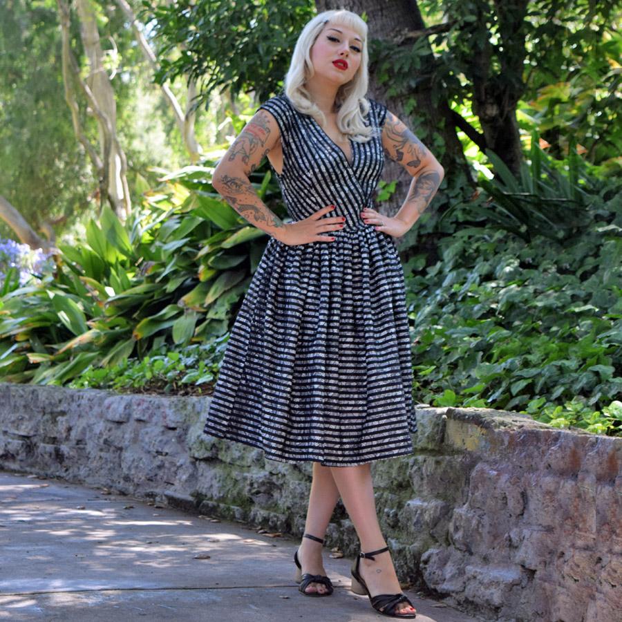 Lace Showtime Stripes Jolene Patio Dress in Black & White - size XSMAL–  Bewitched Wicker